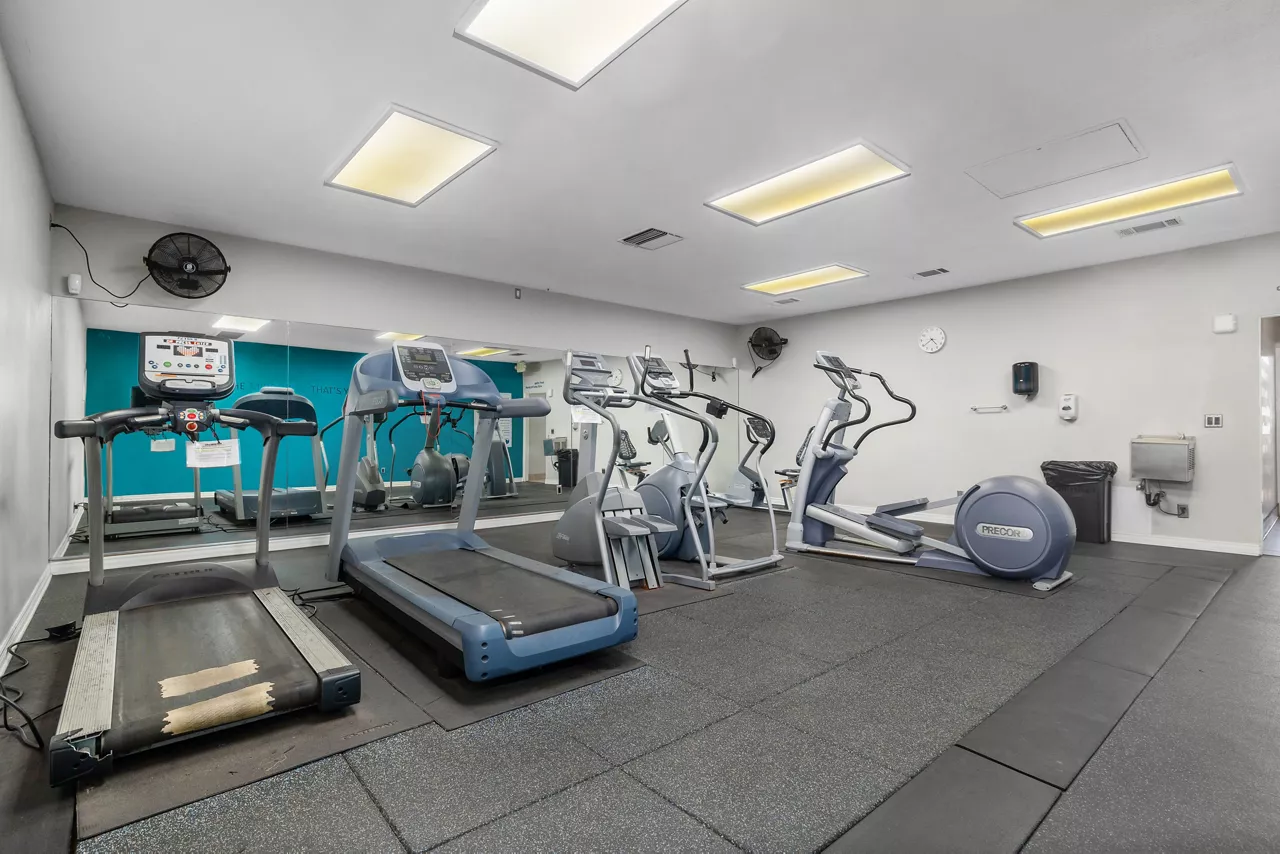 Bay Apartments - San Diego - Gym