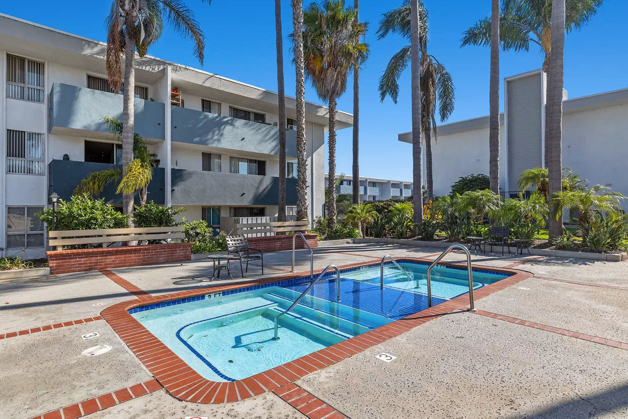 Bay Apartments - San Diego - Spa