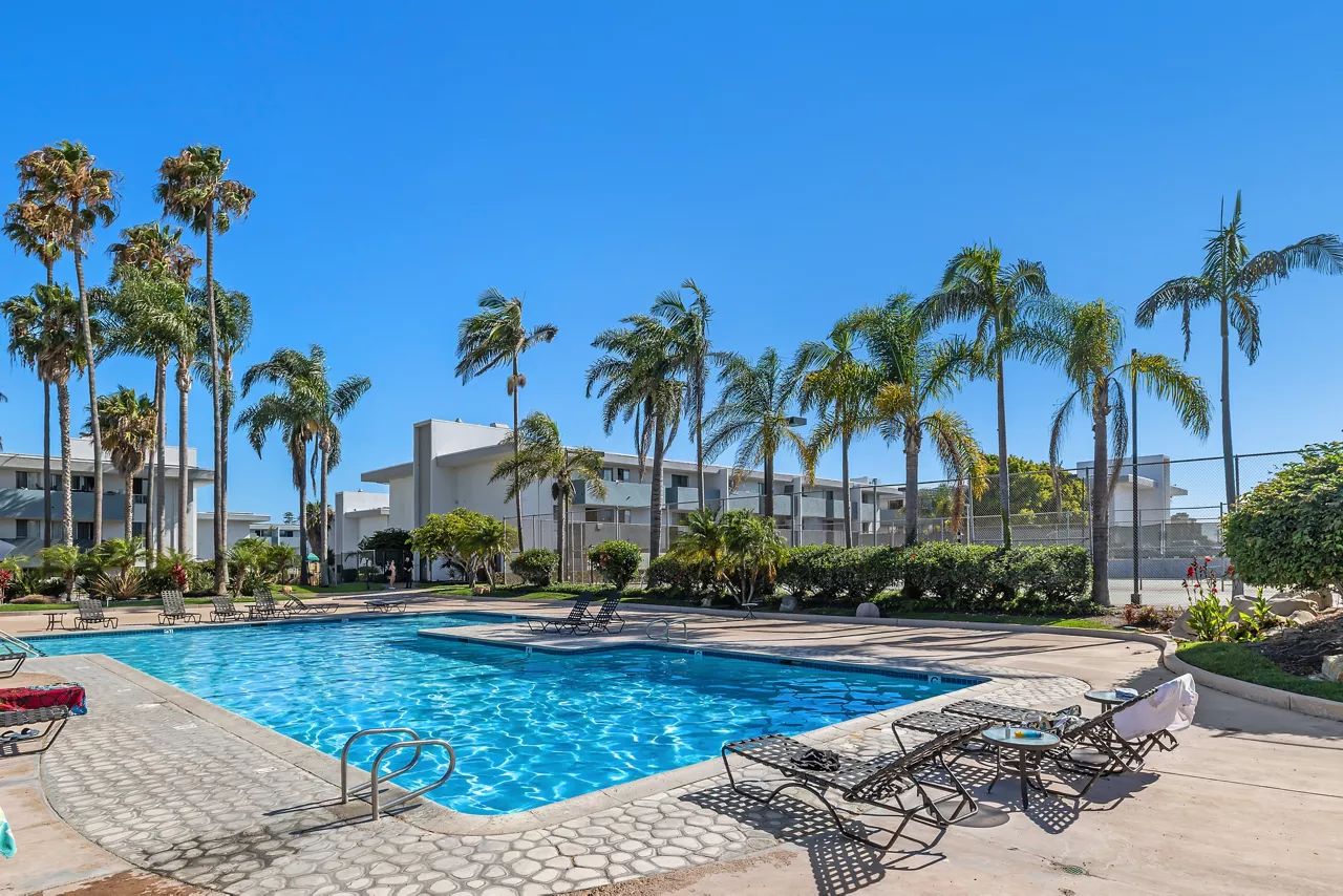 Bay Apartments - San Diego - Pool