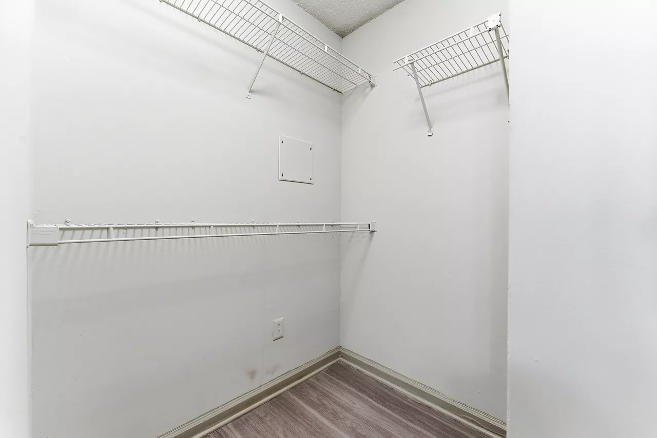 Buckhead and Vine - Atlanta, GA - closet