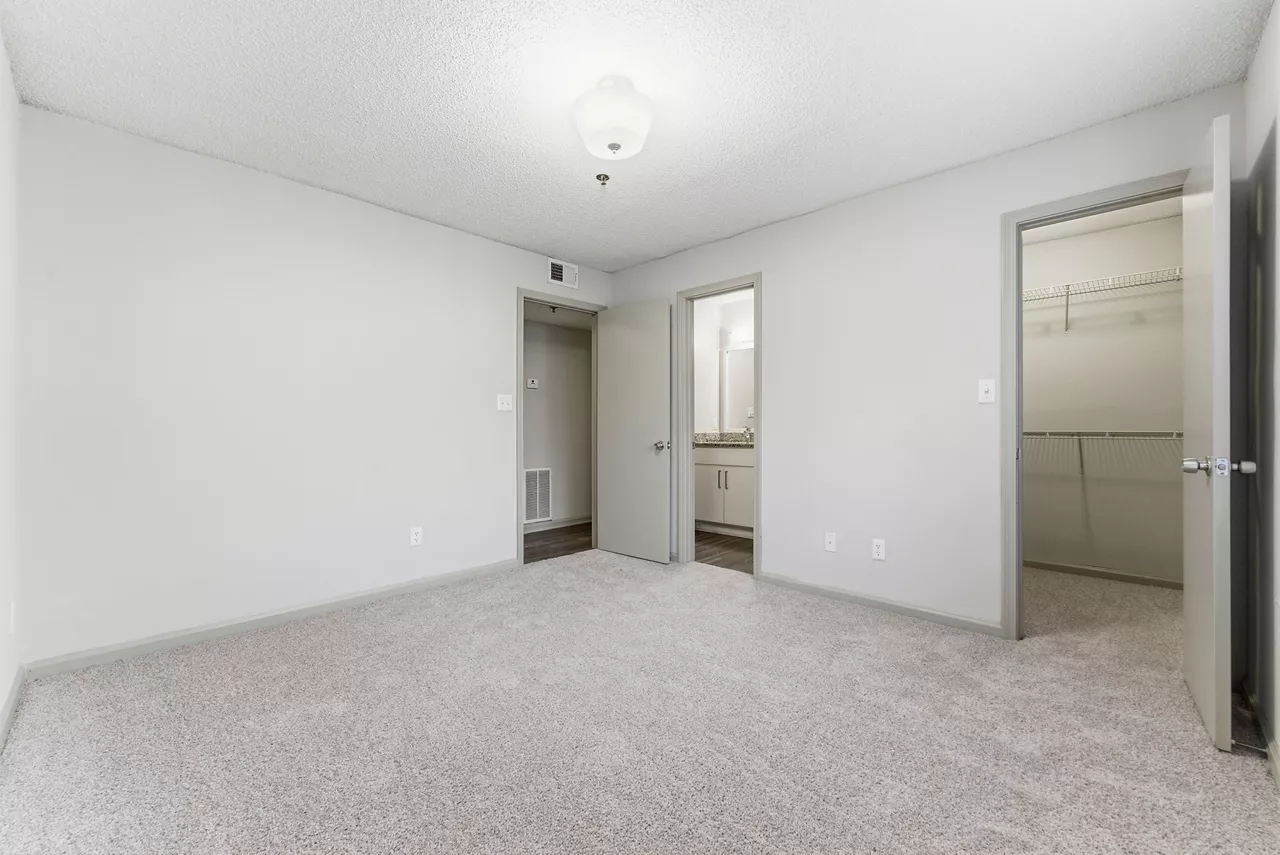 Buckhead and Vine - Atlanta, GA - bedroom