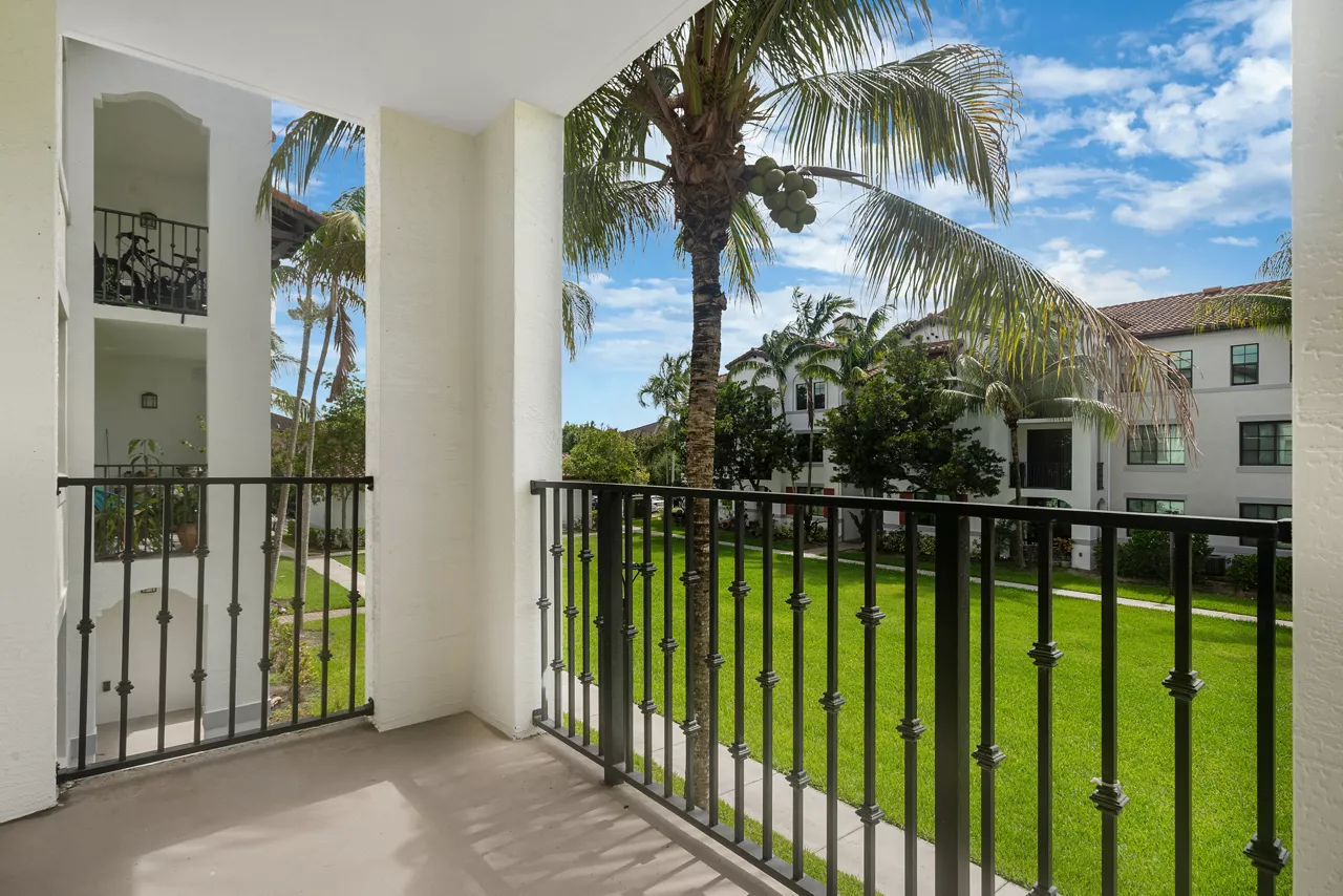 Casa Vera - Kendall, FL - Balcony