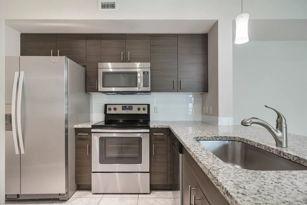 Casa Vera - Kendall, FL - Kitchen