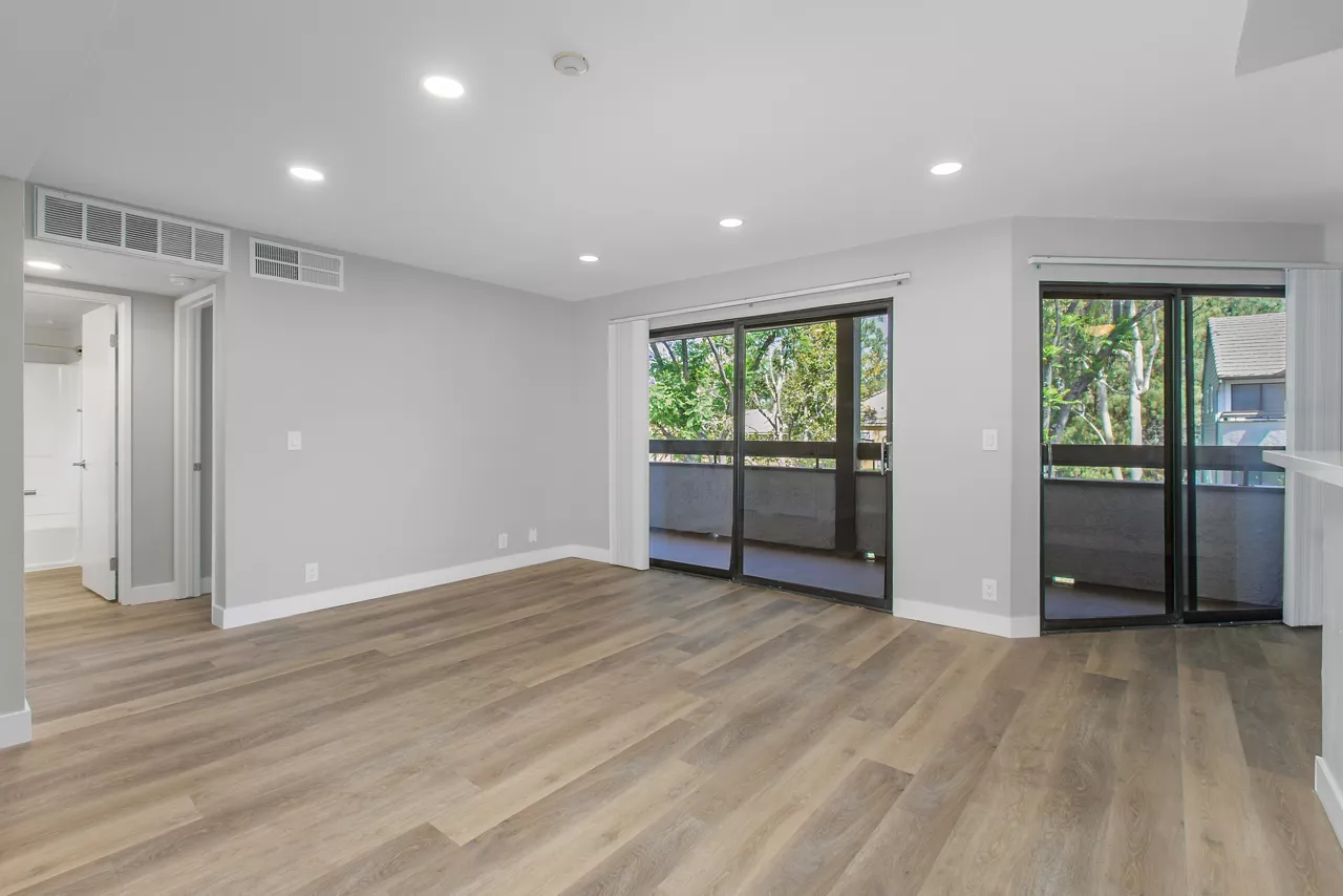 Creekside Alta Loma - Rancho Cucamonga, CA - Living Room