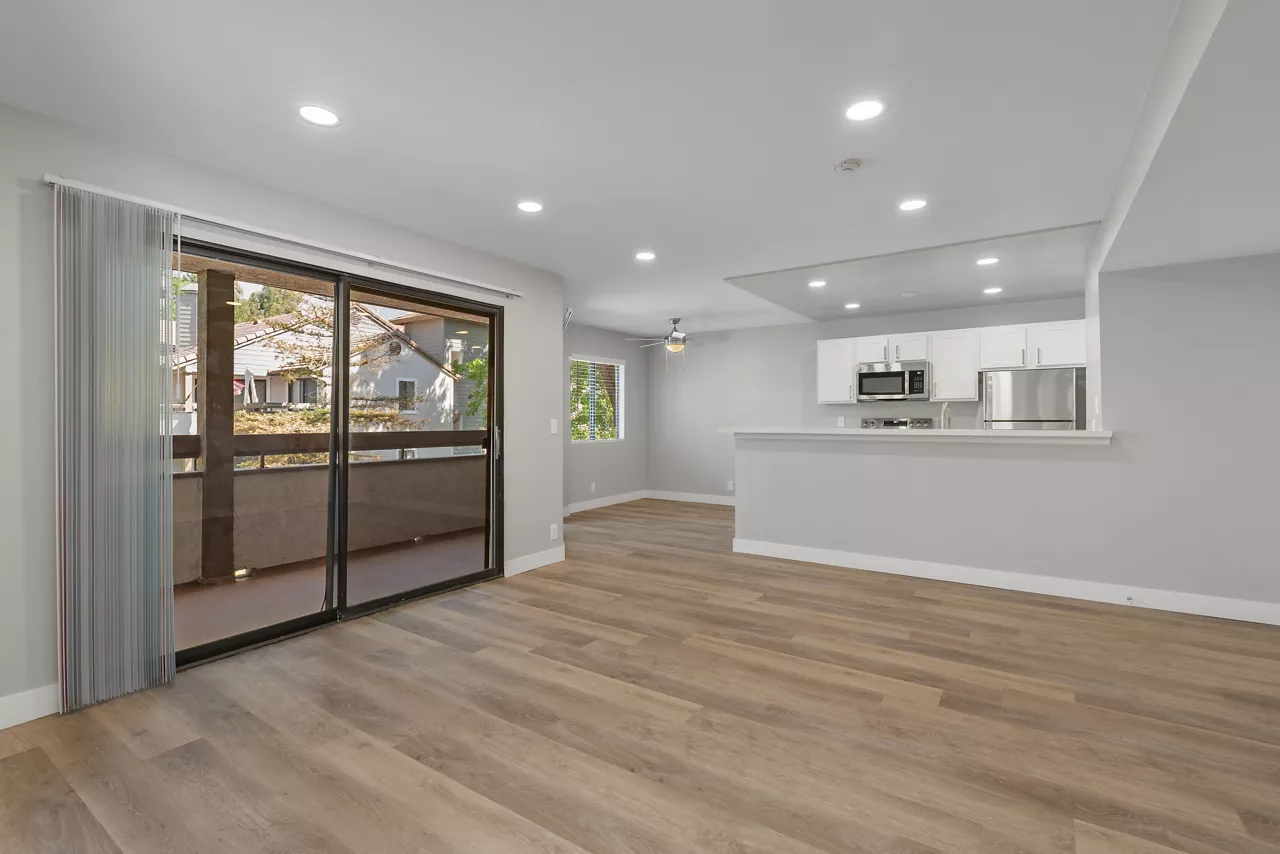 Creekside Alta Loma - Rancho Cucamonga, CA - Living Room