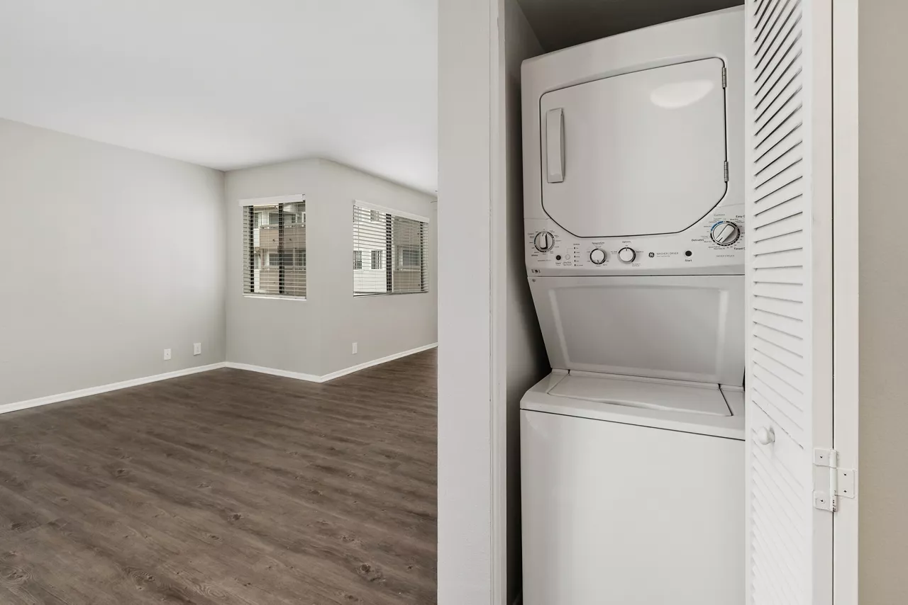 Creekside Alta Loma in Rancho Cucamonga, CA - Laundry