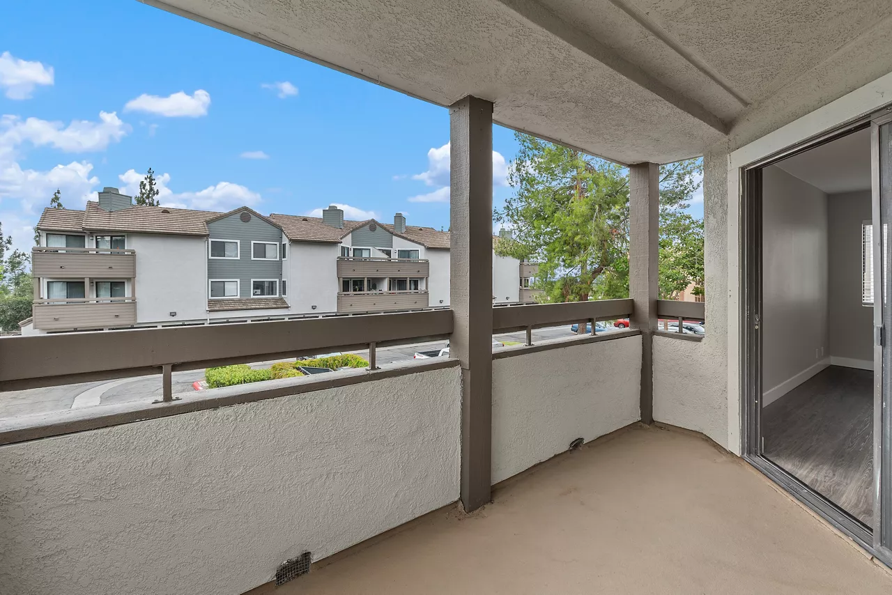 Creekside Alta Loma in Rancho Cucamonga, CA - Balcony