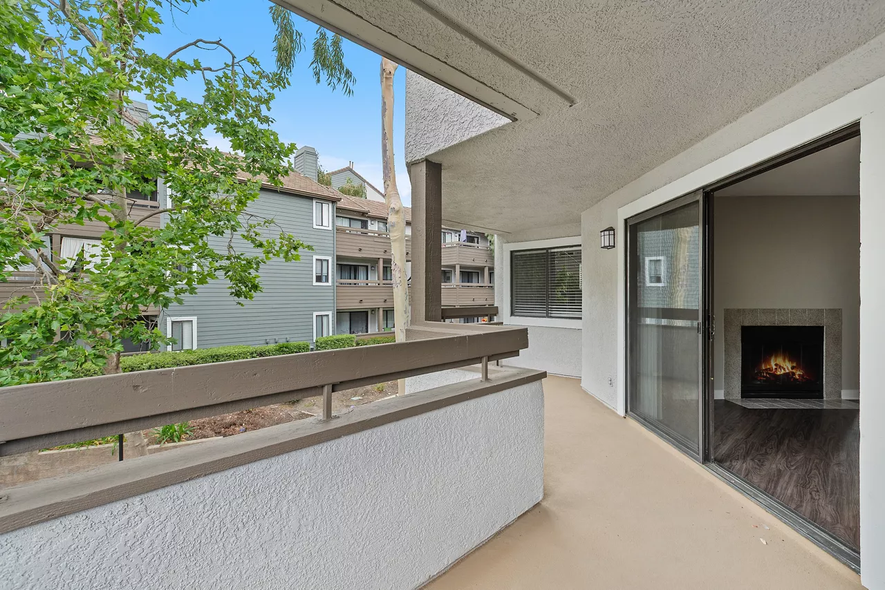 Creekside Alta Loma in Rancho Cucamonga, CA - Balcony