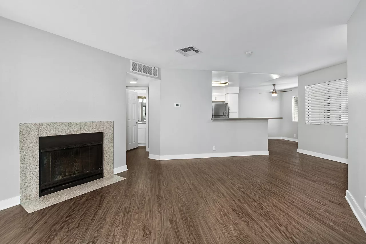 Creekside Alta Loma in Rancho Cucamonga, CA - Living Room
