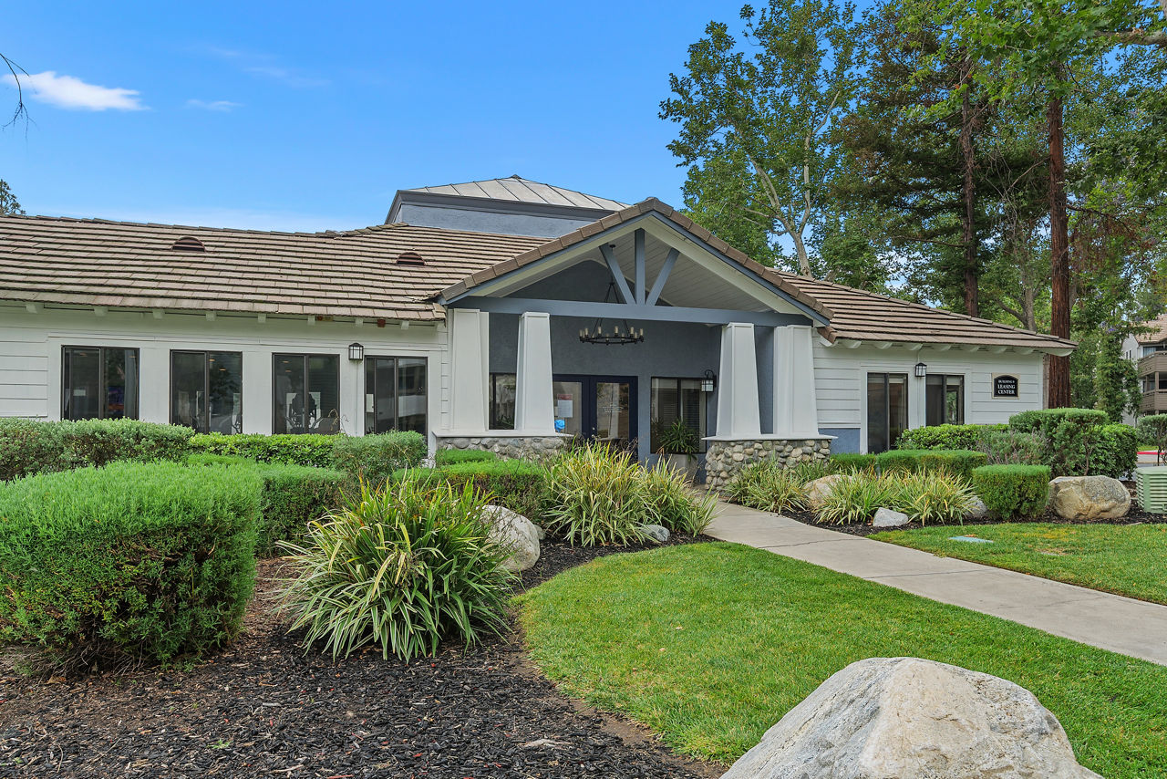 Creekside Alta Loma 4 of 12