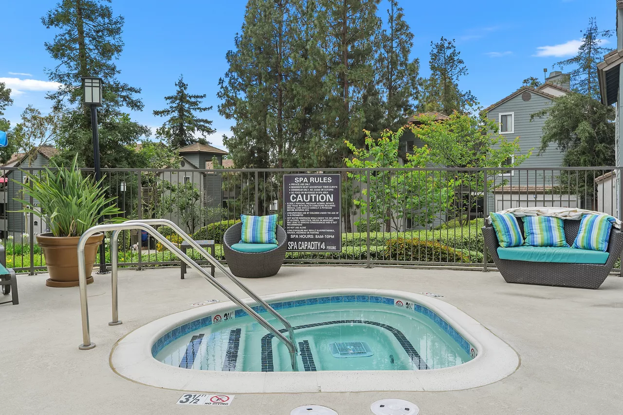 Creekside Alta Loma - Rancho Cucamonga, CA - Spa