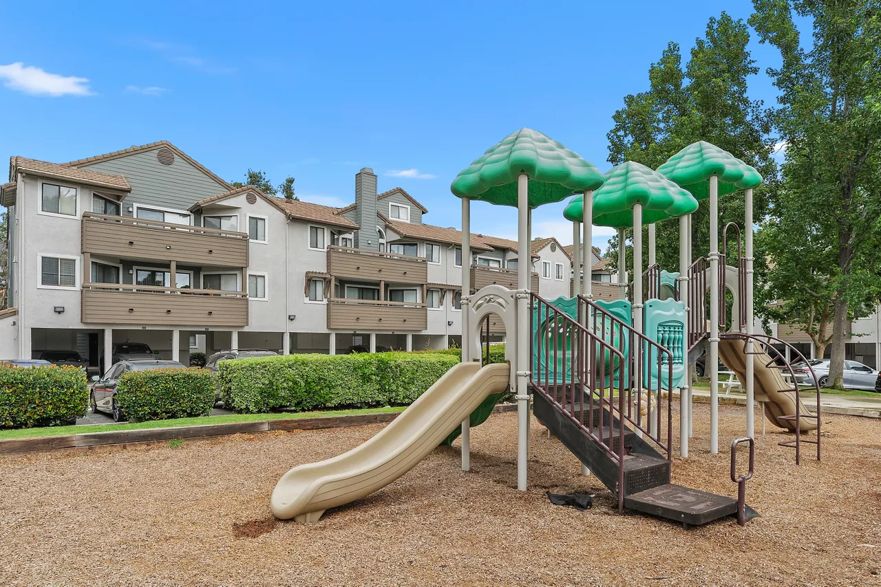 Creekside Alta Loma - Rancho Cucamonga, CA - Playground