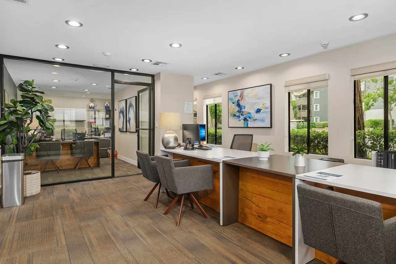 Creekside Alta Loma - Rancho Cucamonga, CA - Workspace