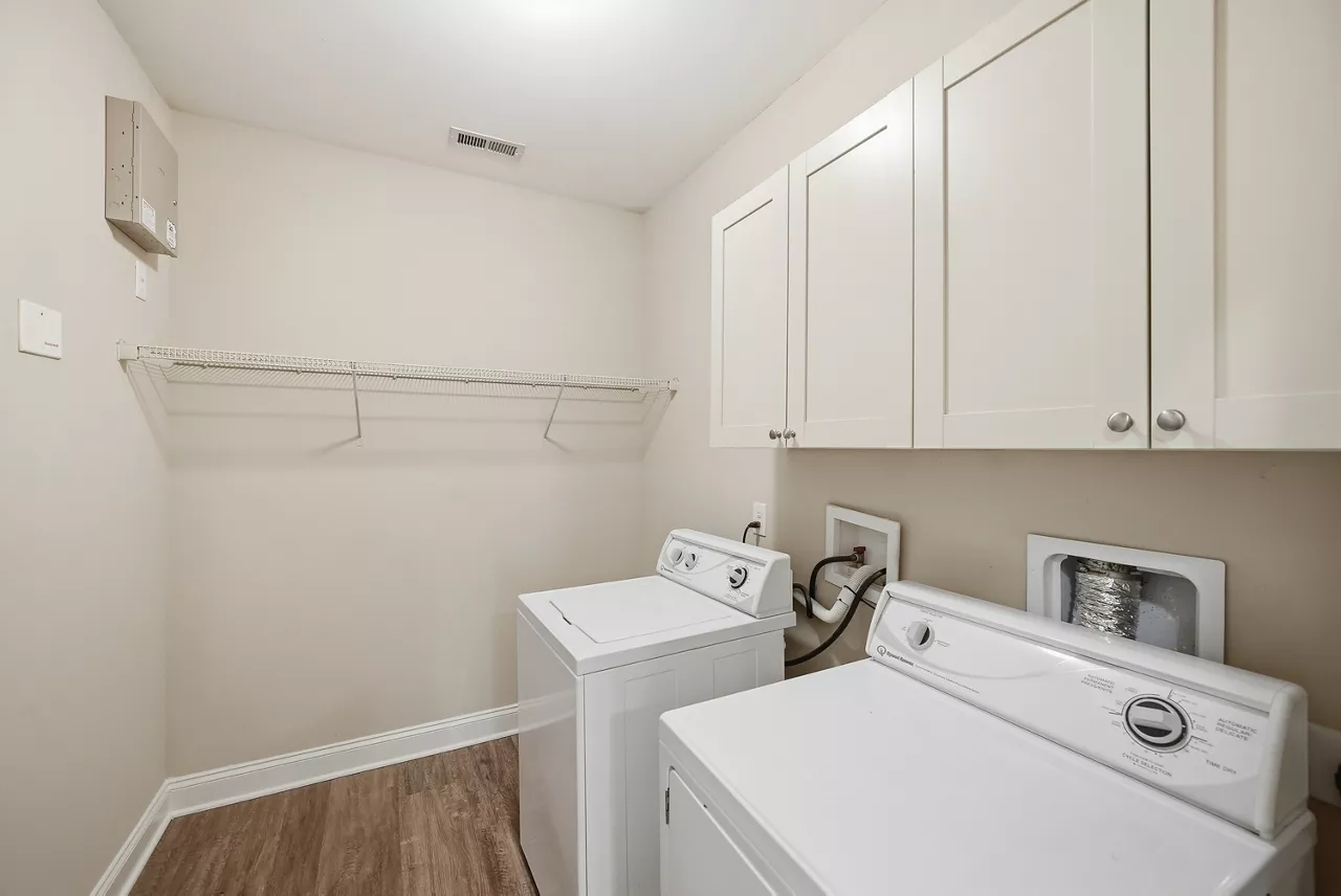 Crestview at Apex Apartments - Apex, NC - Laundry