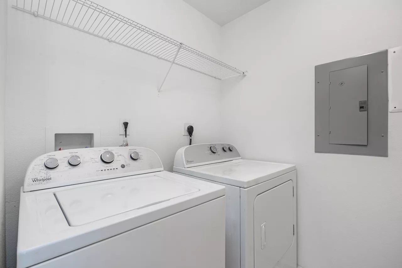 Doral View - Doral, FL - laundry