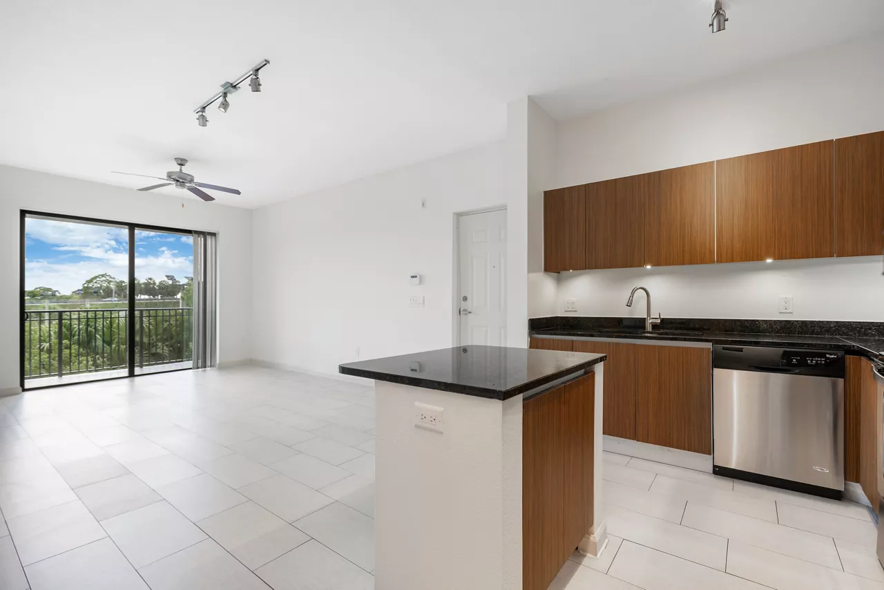 Doral View - Doral, FL - Living Room
