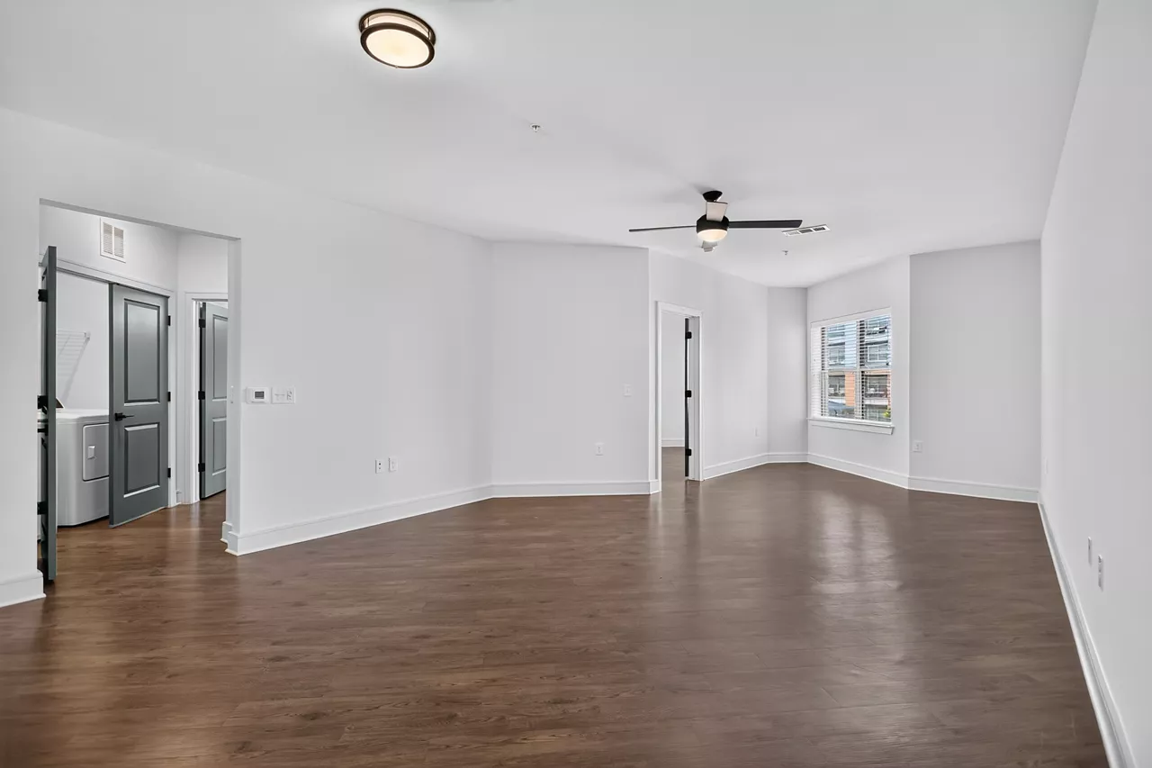 Forena Revelstoke - Fort Worth, TX - Living Room