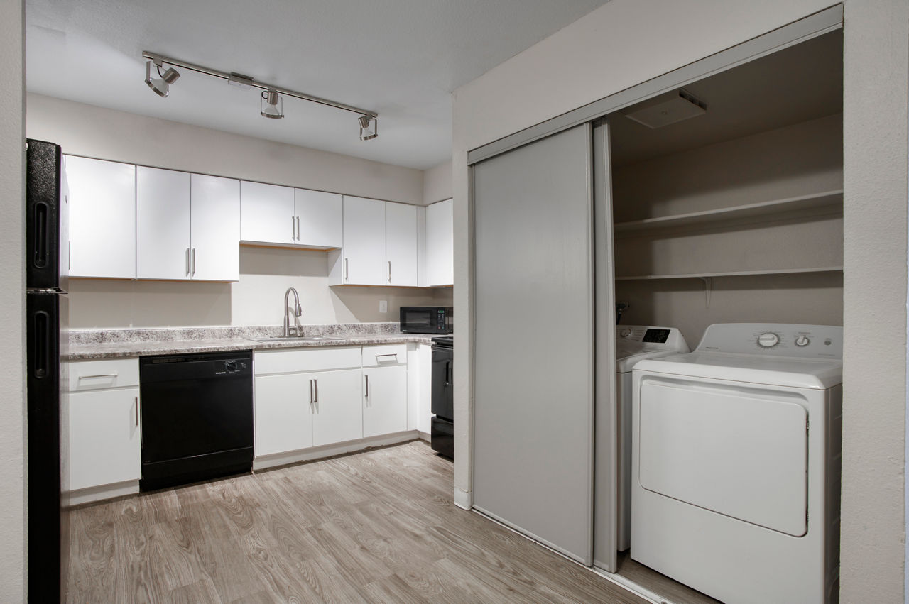 Laundry room at Heritage District (1 of 2)