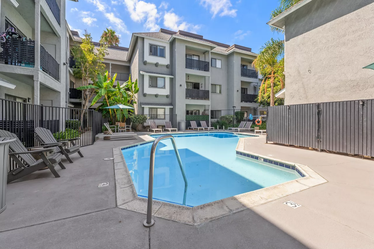 The Hills at Fashion Valley - Pool
