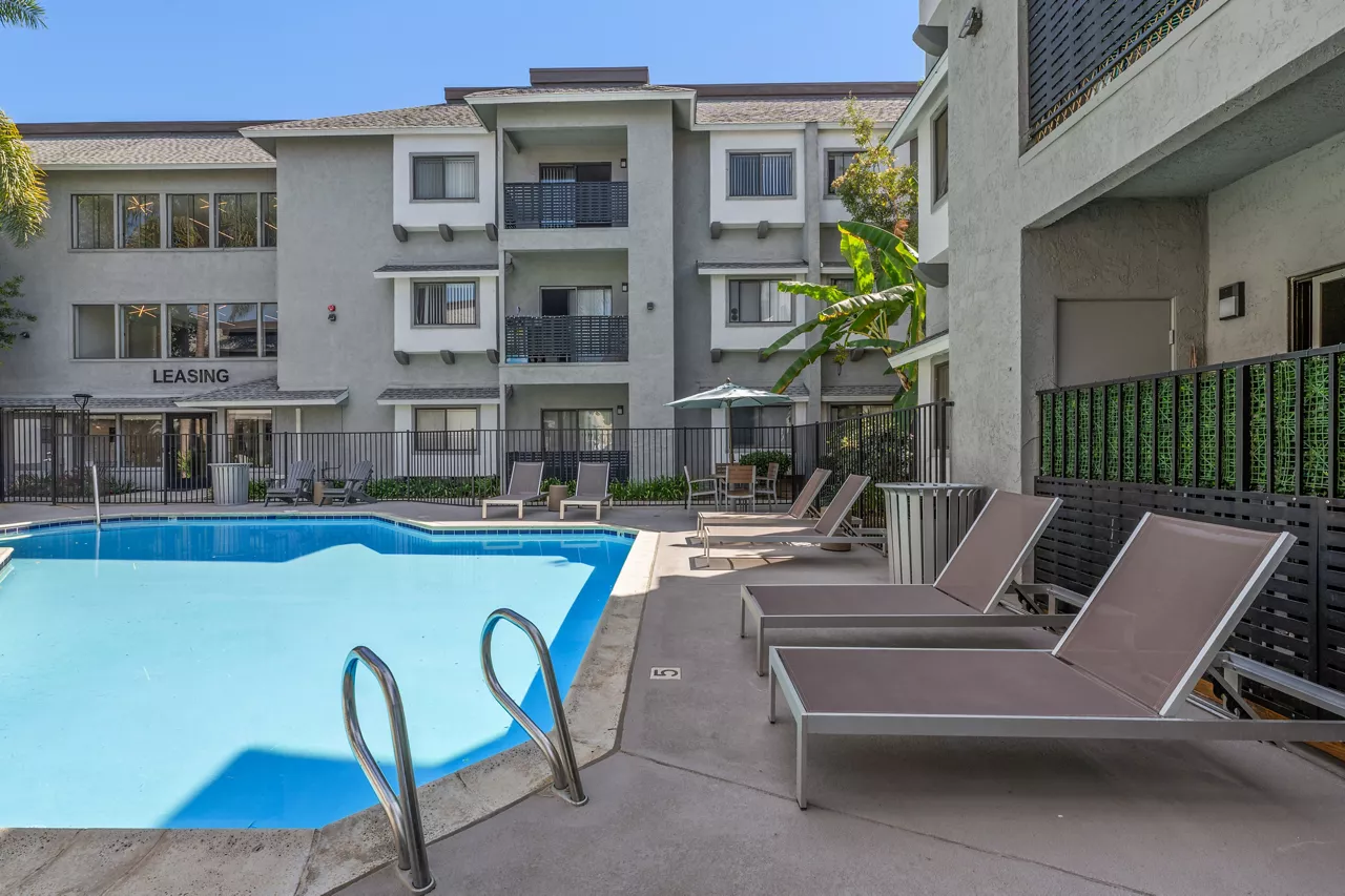 The Hills at Fashion Valley - Pool