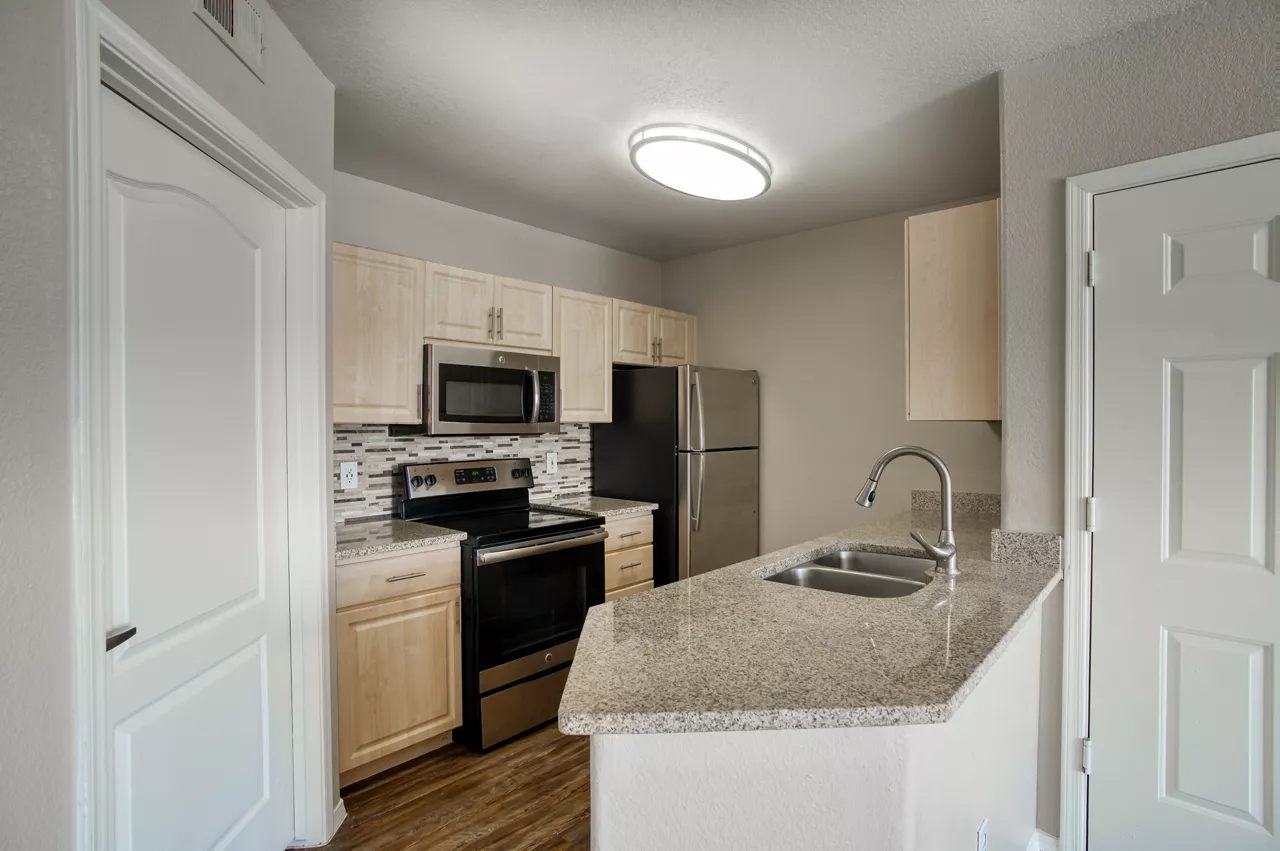 Indigo Creek - Glendale, AZ - Kitchen