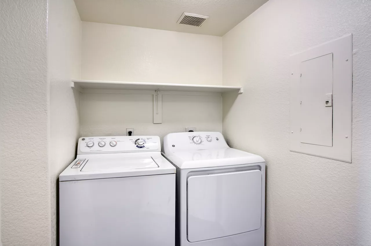 Indigo Creek - Glendale, AZ - laundry