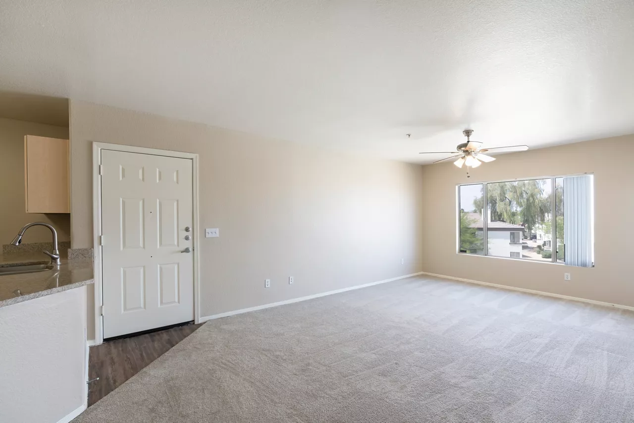 Indigo Creek - Glendale, AZ - Living Room