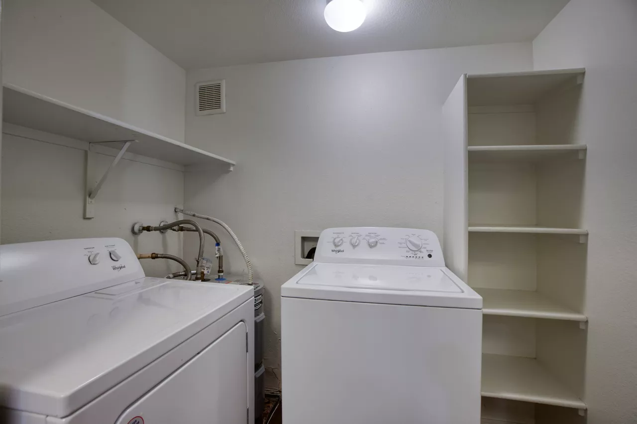 Indigo Creek - Glendale, AZ - laundry
