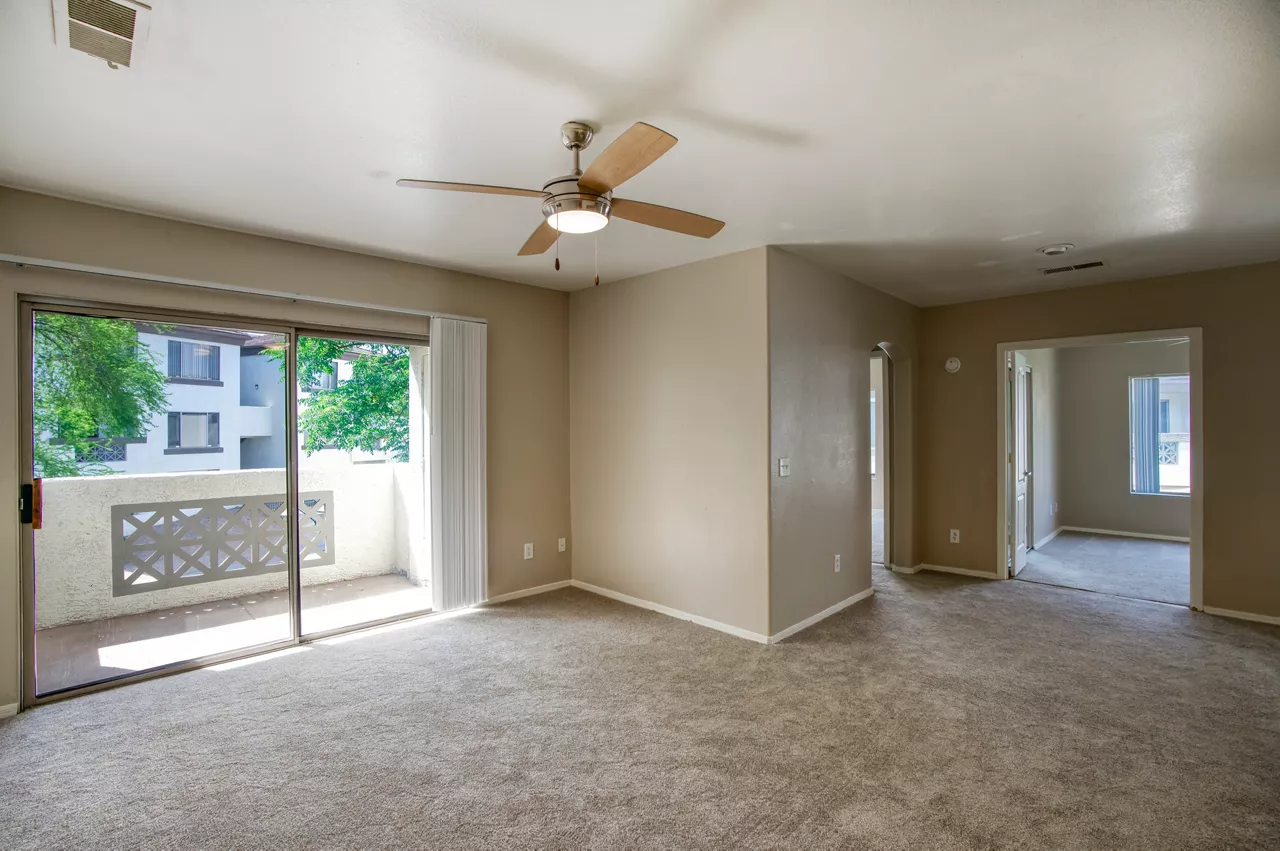 Indigo Creek - Glendale, AZ - Living Room