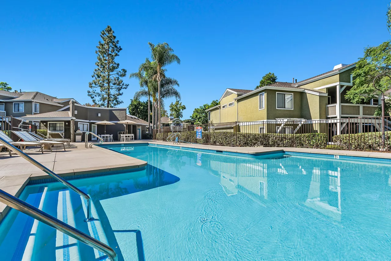 Island Club - Oceanside, CA - Pool