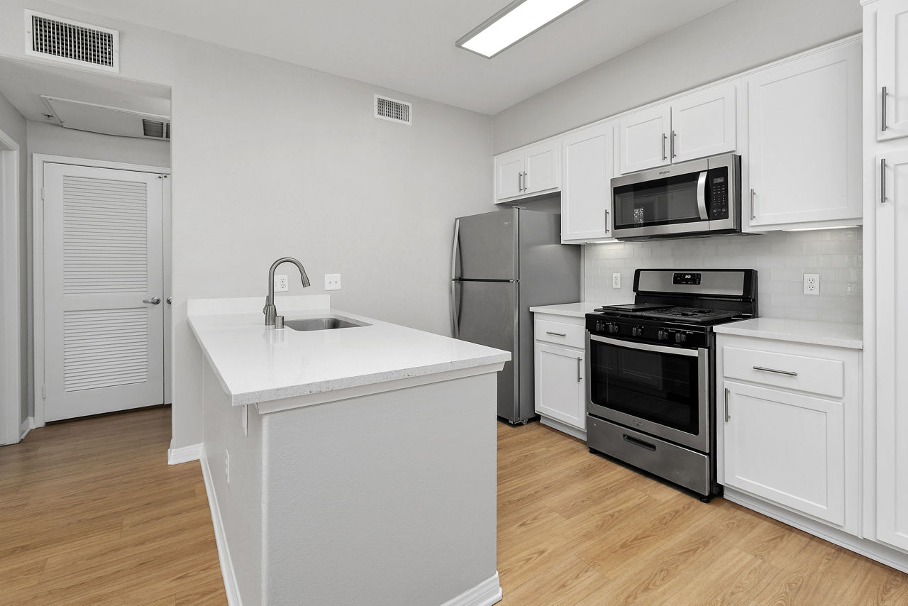 Lassalle Place – Moreno Valley, CA - Kitchen