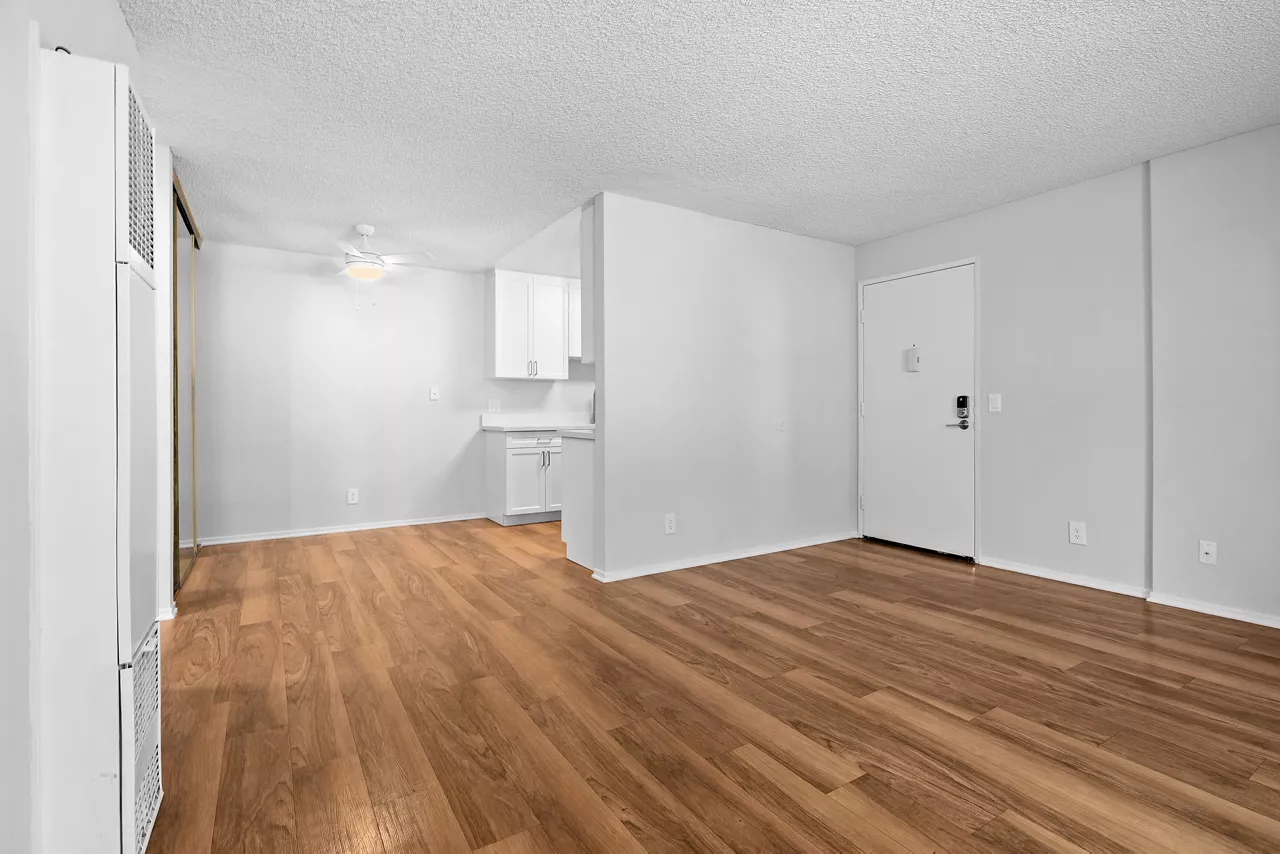Mariners Cove - San Diego, CA - Living Room