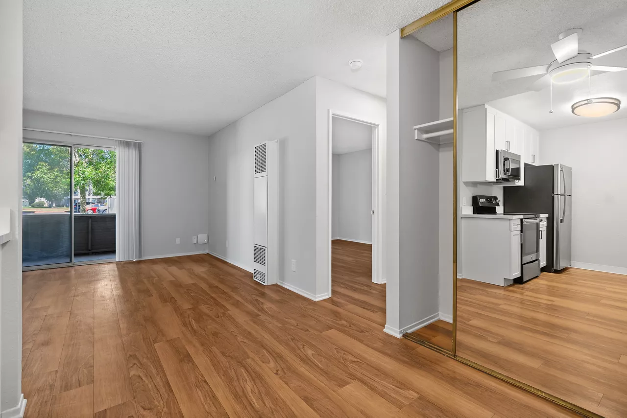 Mariners Cove - San Diego, CA - Living Room