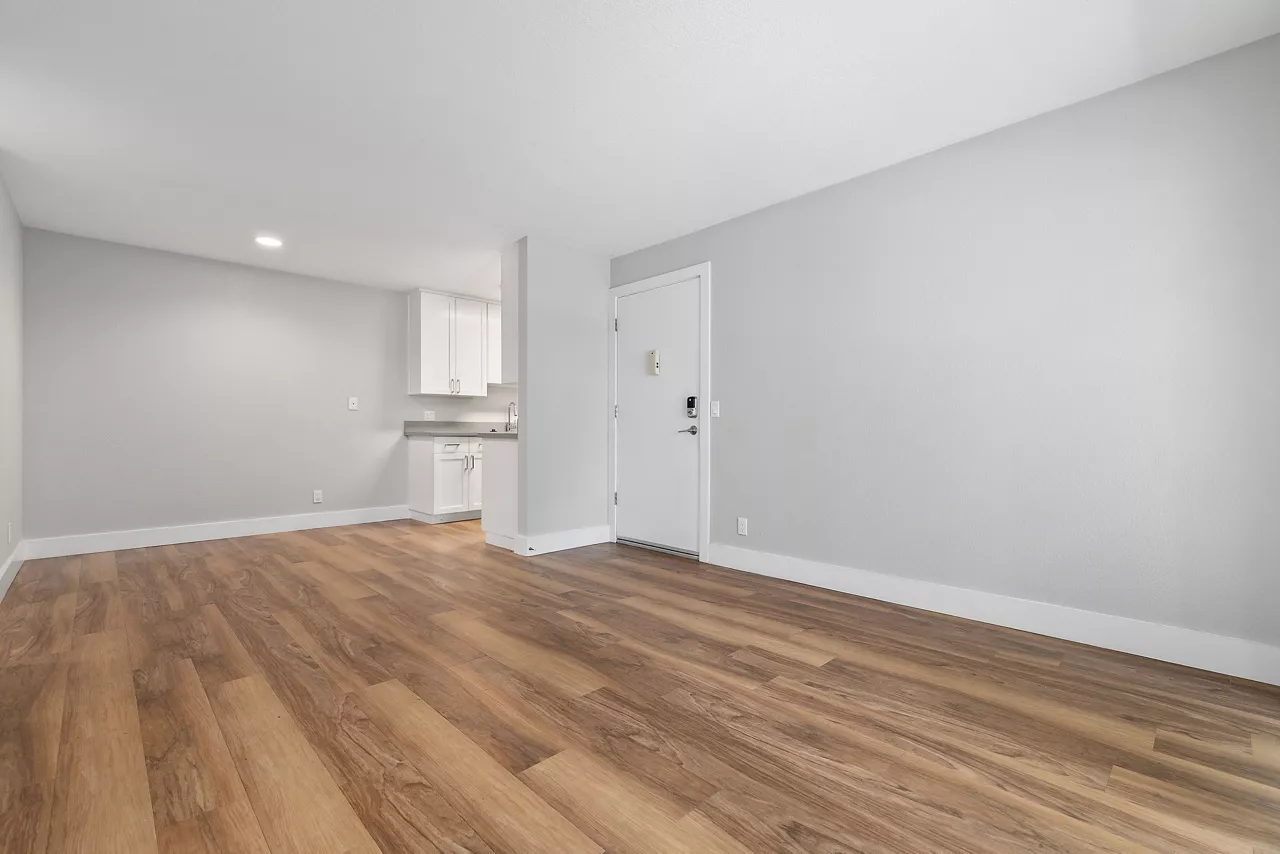 Mariners Cove - San Diego, CA - Living Room