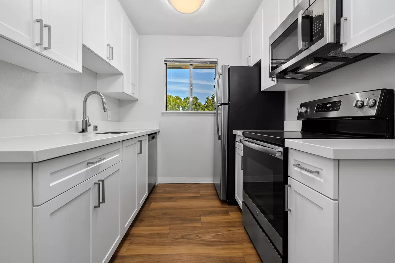 Mariners Cove - San Diego, CA - Kitchen