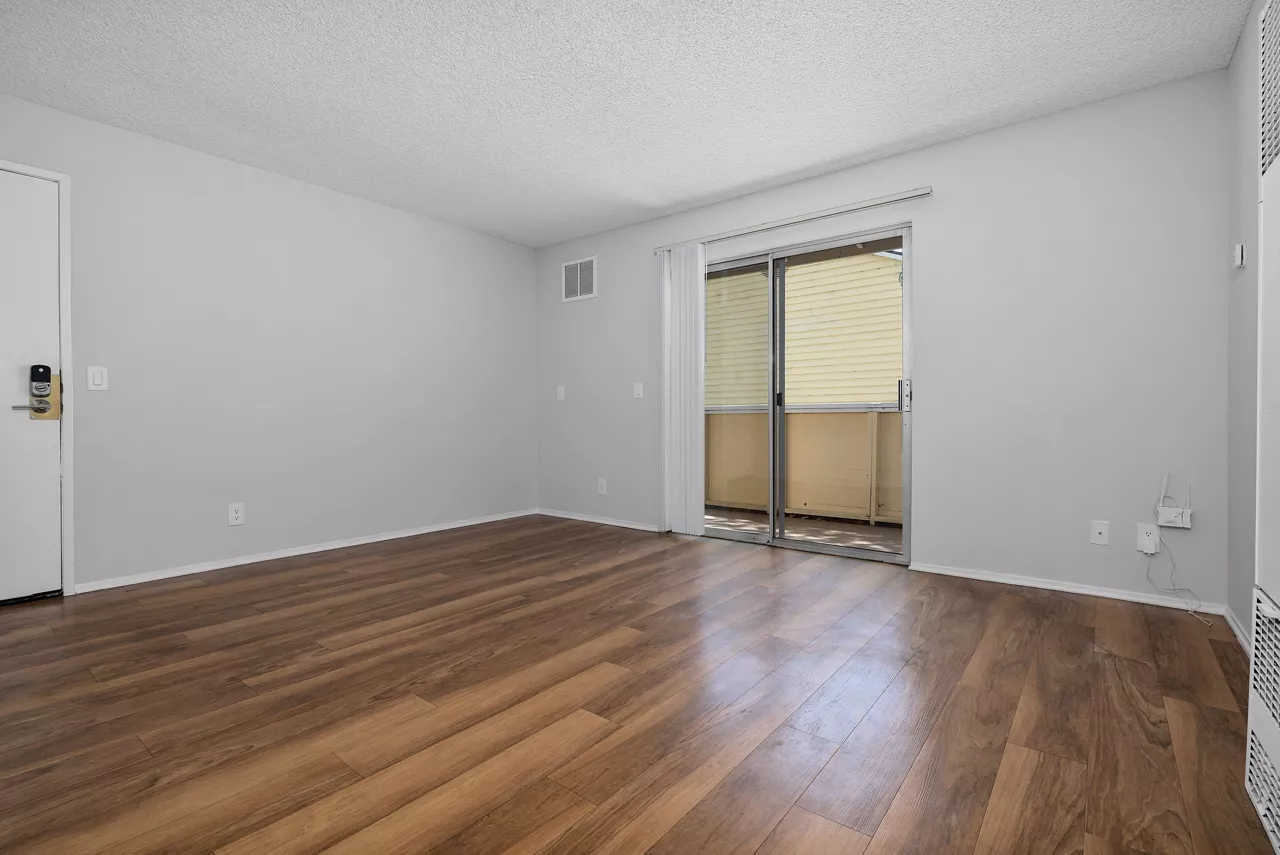 Mariners Cove - San Diego, CA - Living Room