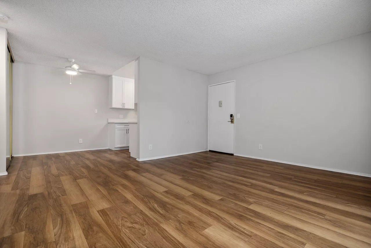 Mariners Cove - San Diego, CA - Living Room