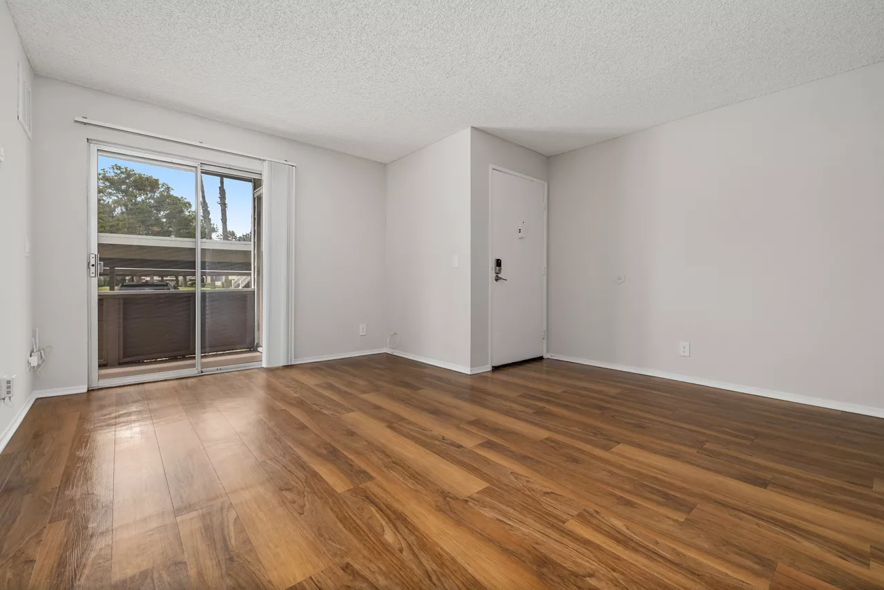 Mariners Cove - San Diego, CA - Living Room