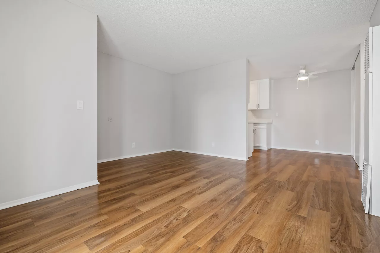 Mariners Cove - San Diego, CA - Living Room