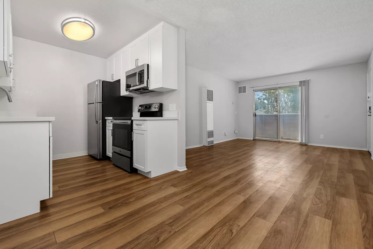 Mariners Cove - San Diego, CA - living room