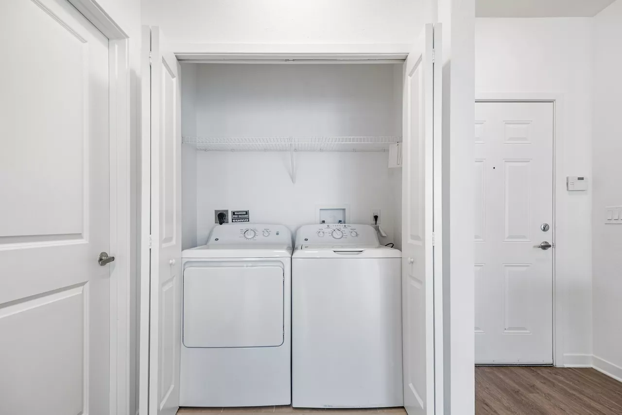 One Boynton - Boynton, FL - laundry