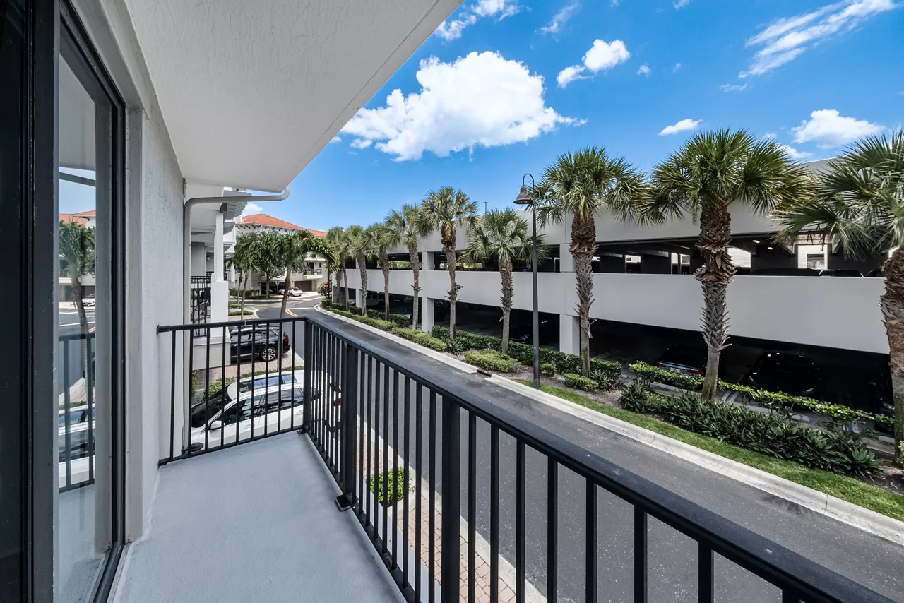 One Boynton - Boynton, FL - Balcony