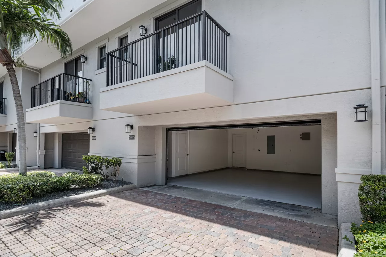 One Boynton - Boynton, FL - garage