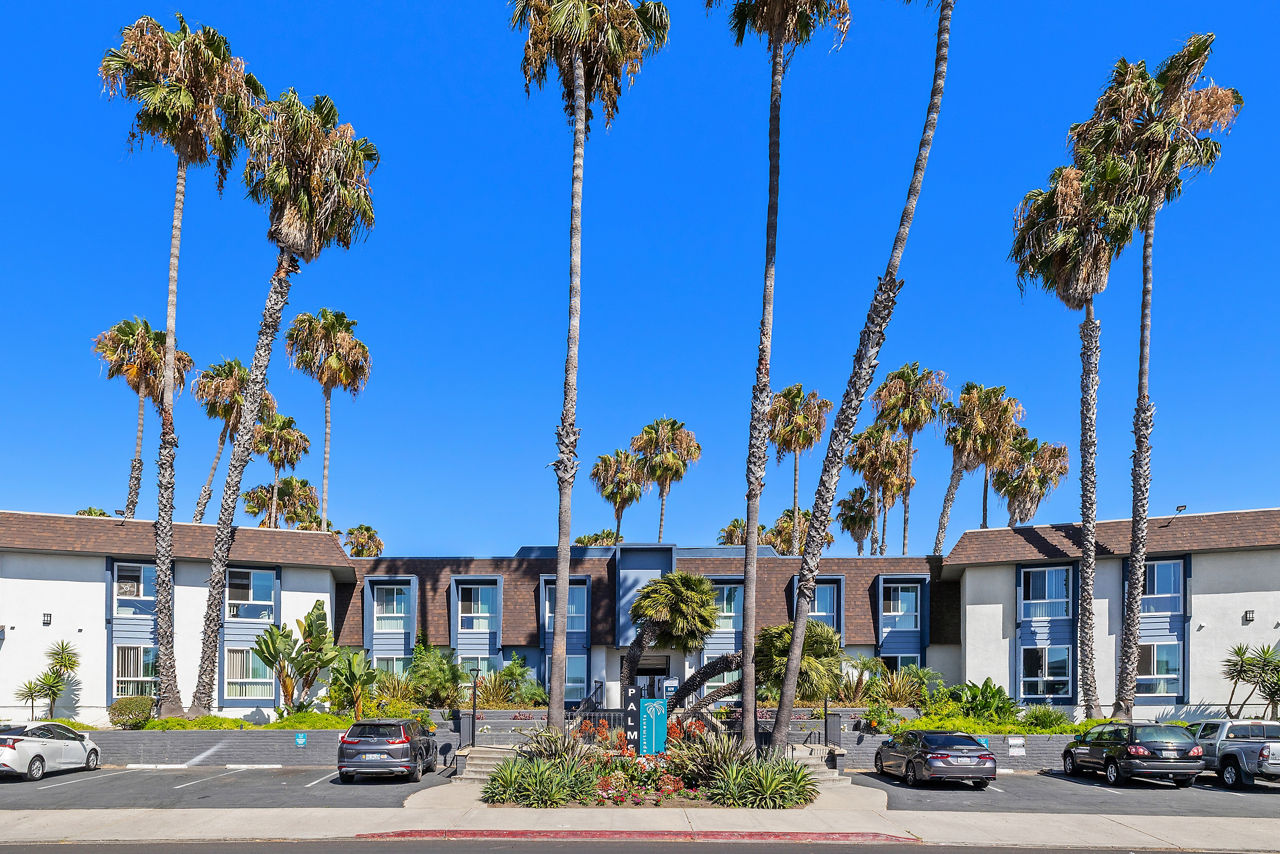 Palms Apartments 2 of 12