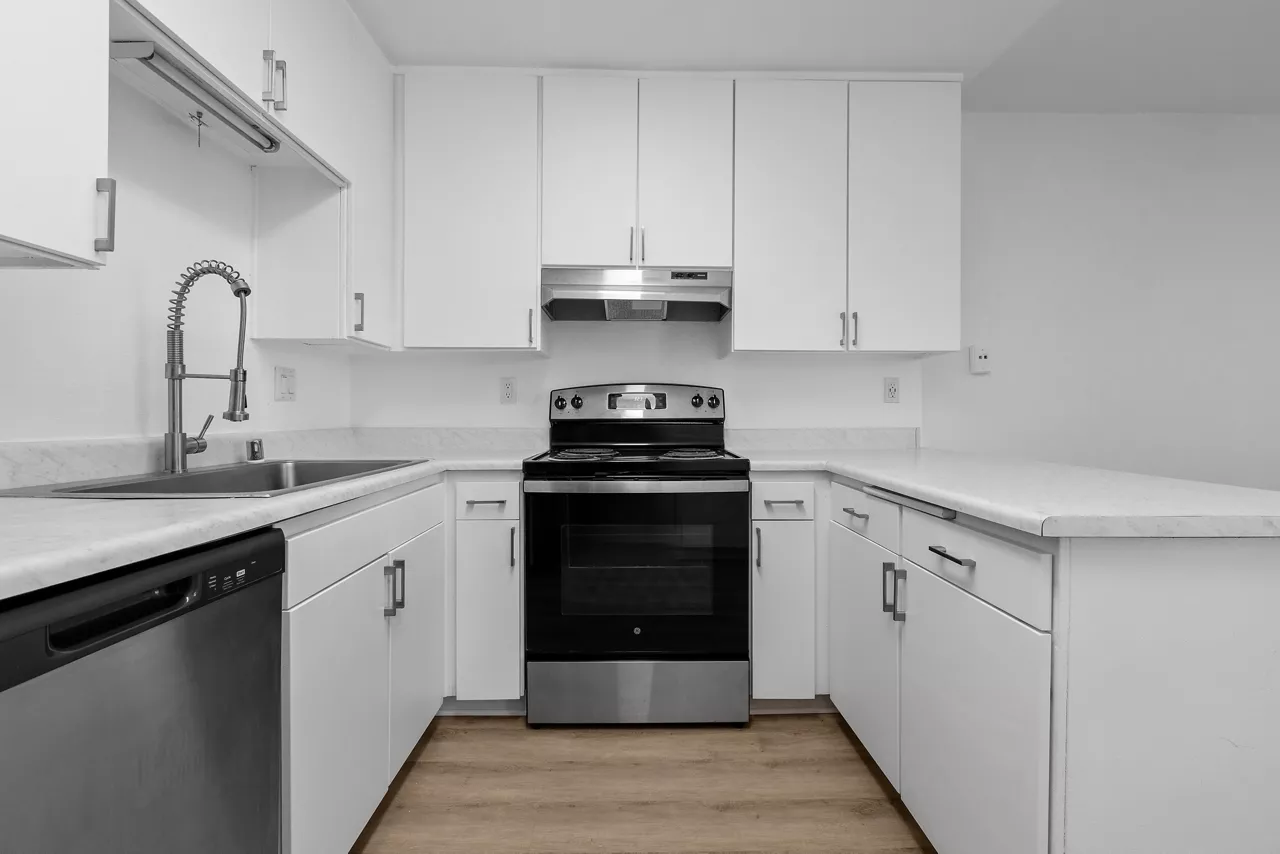 Park Apartments - Escondido, CA - Kitchen
