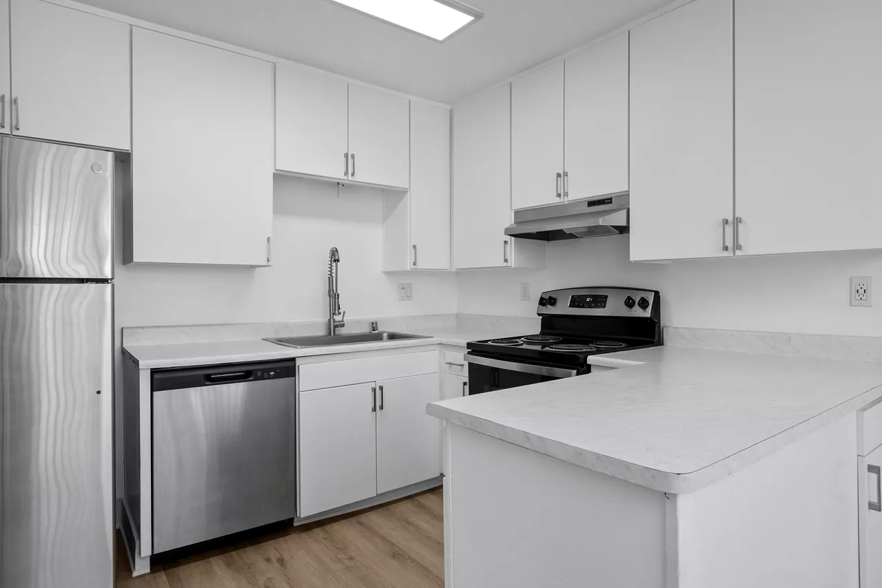 Park Apartments - Escondido, CA - Kitchen