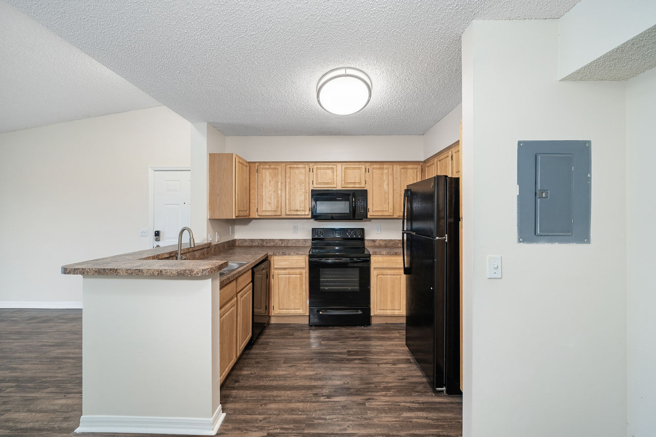 Pine Lakes Preserve - St. Lucie, FL - Kitchen