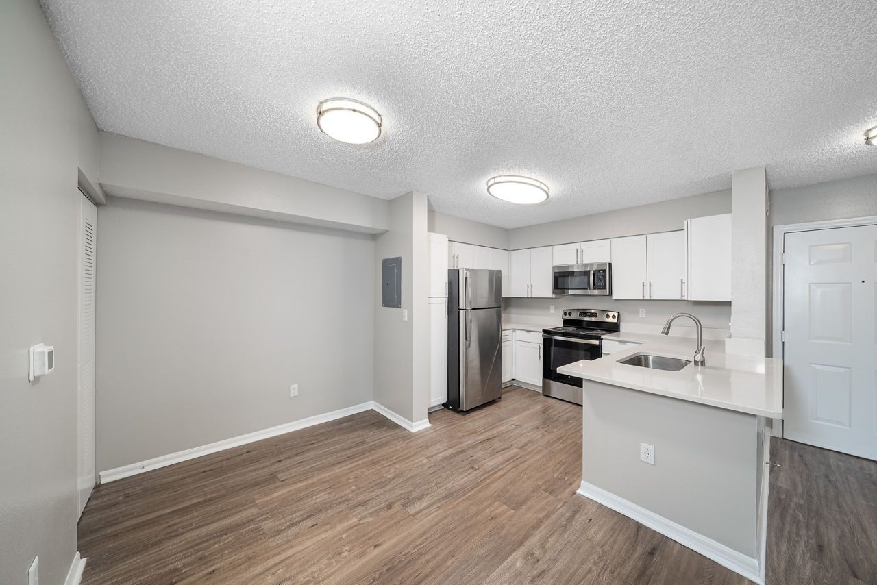 Pine Lakes Preserve - St. Lucie, FL - Dining Room