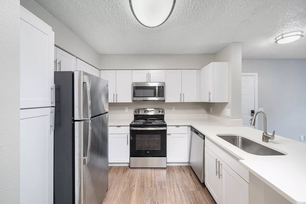 Pine Lakes Preserve - St. Lucie, FL - kitchen