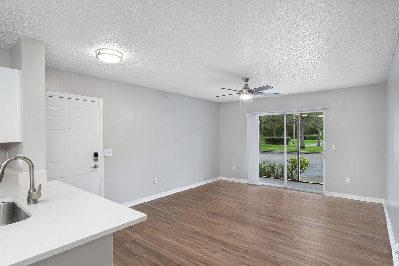 Pine Lakes Preserve - St. Lucie, FL - Living Room